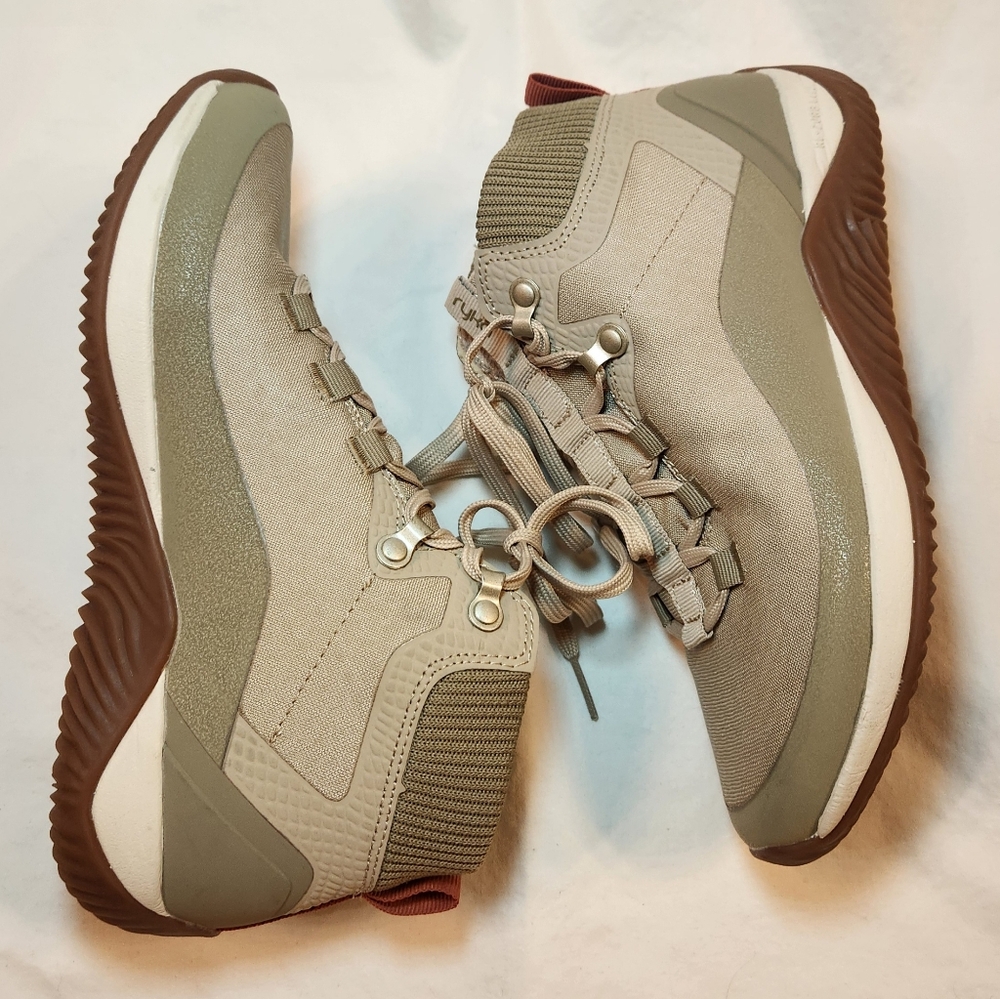 Ryka women's Echo‎ boot size 5.5 camel